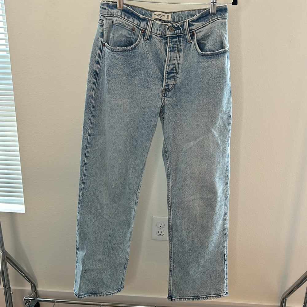 Abercrombie 90s baggy low rise jeans size 28